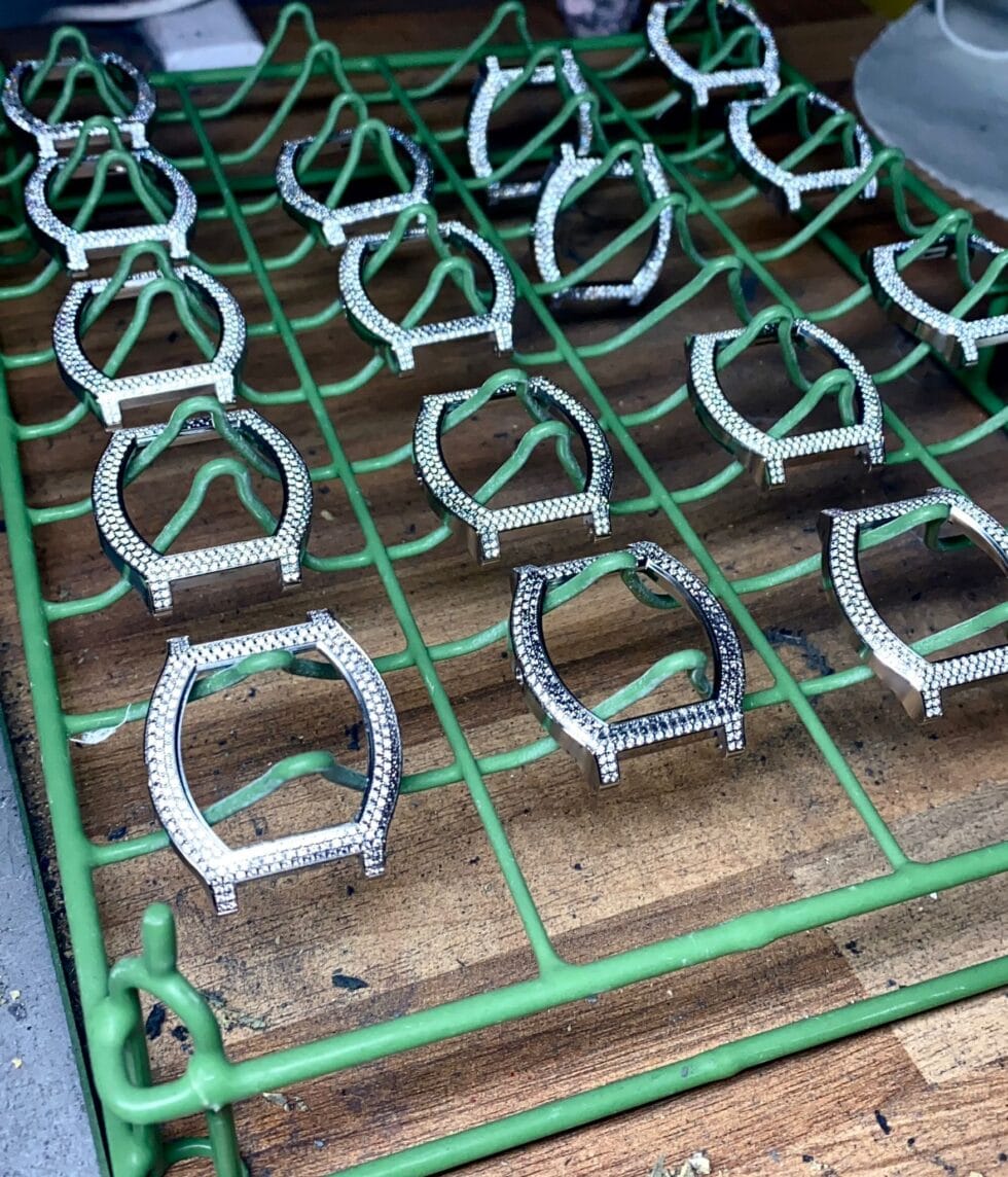 Série de boîtes de montre en cours de terminaison